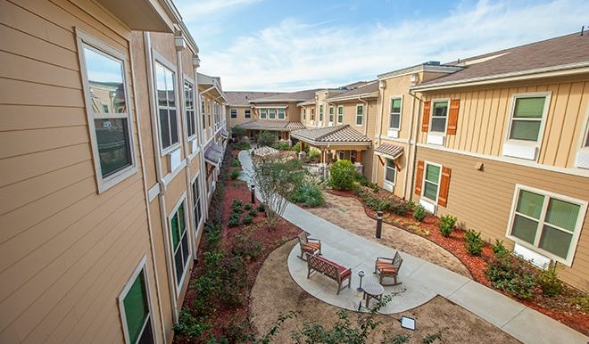 the-sycamores-at-sugar-land-6-courtyard